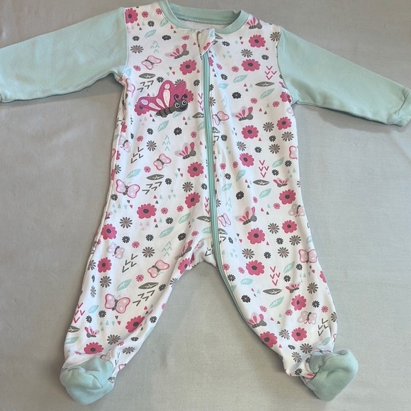 Tuffy - baby onesie sleeper with Pink and Mint Design and butterfly patch - Picture 3 of 4